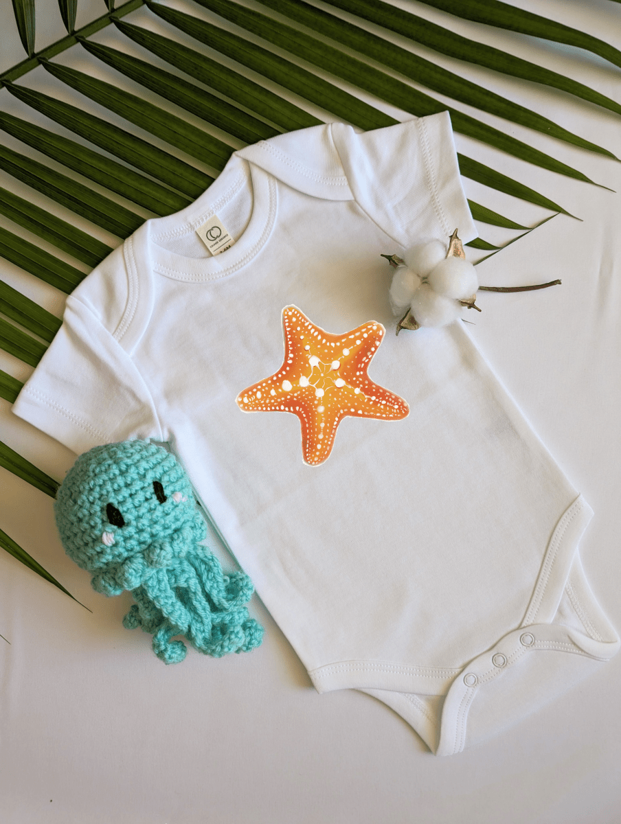 Organic Cotton Short Sleeve Baby Onesie with Starfish Design | Eco-Friendly Newborn Outfit | Ocean-Themed Baby Shower Gift